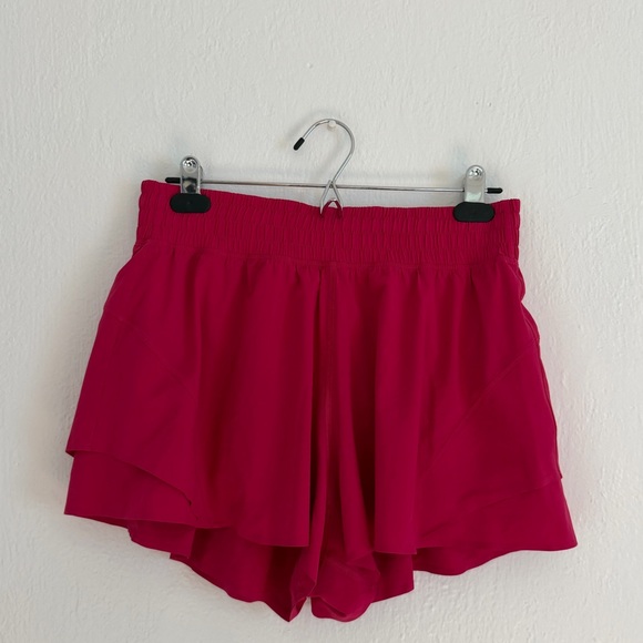 Lululemon shake it out shorts size medium - Picture 3 of 4